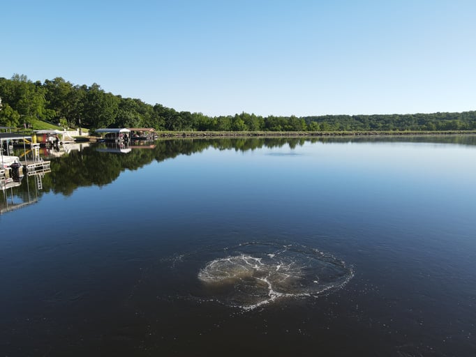 Clean-Flo oxygenation system in lake